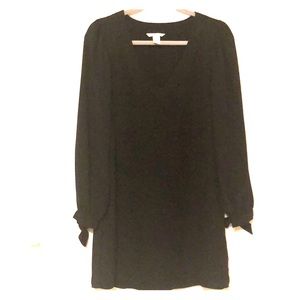 Cute long sleeved short black dress